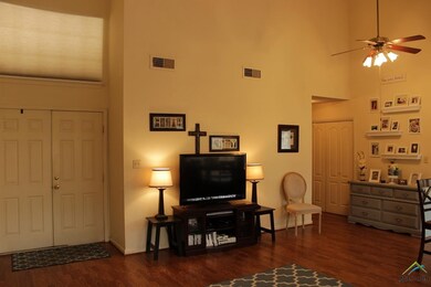 5756 Golden Oaks Dr, Tyler, TX 75703 - photo 4