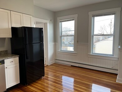 56-60 Cottage St unit 3R, Lynn, MA 01905 - photo 4