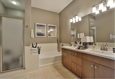 Large Bath with Double Vanity