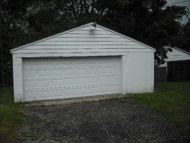 detached garage