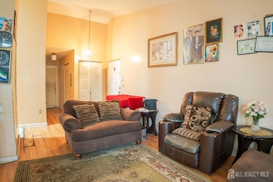 1030 Edpas Rd, New Brunswick, NJ 08901 - photo 2