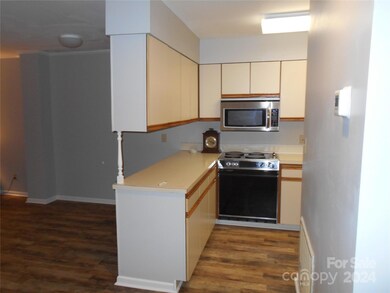 829 Coventry Ln, Statesville, NC 28677 - photo 4