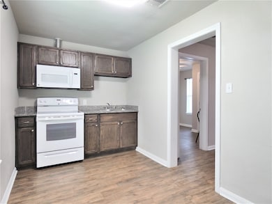507 Houston St unit 2, Rosenberg, TX 77471 - photo 3