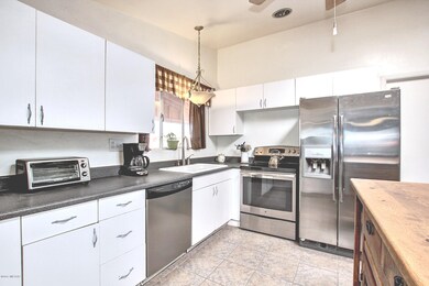6952 Princeton kitchen 2