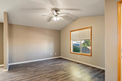 546 E A St, Culver, OR 97734 - photo 4