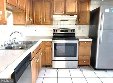 19534 Twinflower Cir, Germantown, MD 20876 - photo 5