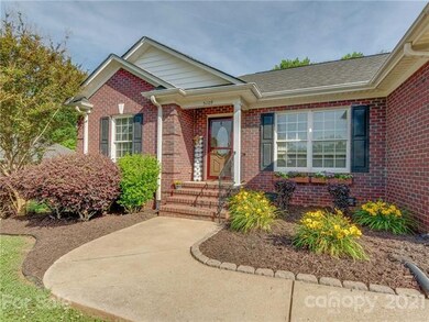 5109 Thornhill Dr, Gastonia, NC 28052 - photo 4