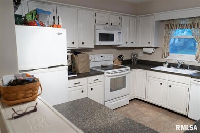 1210 Royal Oaks Dr, Davenport, IA 52806 - photo 7