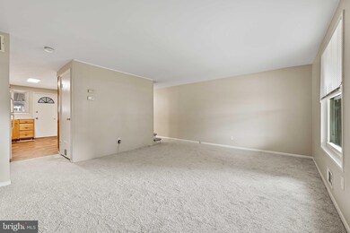 1053 Foxcroft Ln, Essex, MD 21221 - photo 6