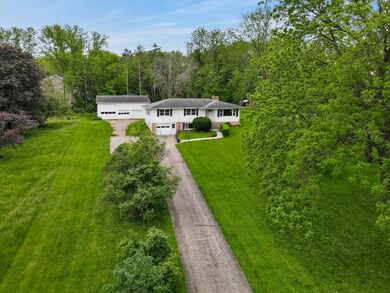 6345 Pheasant Ln, Verona, WI 53593 - photo 3