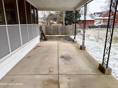 3302 Goldsmith Ln, Louisville, KY 40220 - photo 3