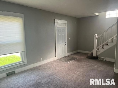 1015 Arlington Ct, Davenport, IA 52803 - photo 3