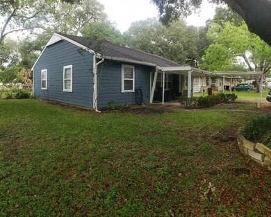 206 Mclemore Dr, Alvin, TX 77511 - photo 4