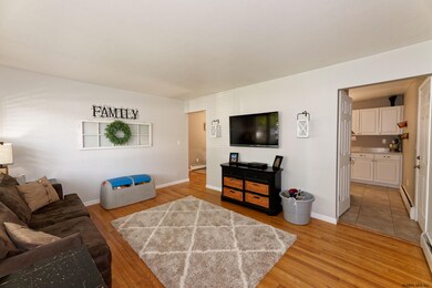 16 Brunswick Park Dr, Troy, NY 12180 - photo 3