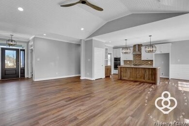 Similar Home
Great Rm into Kitchen