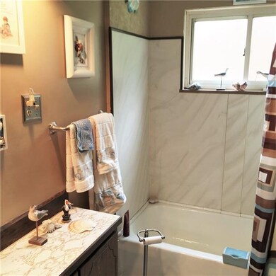 Full Bath (Main Floor)