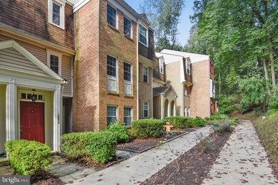 10474 Parthenon Ct, Bethesda, MD 20817 - photo 2