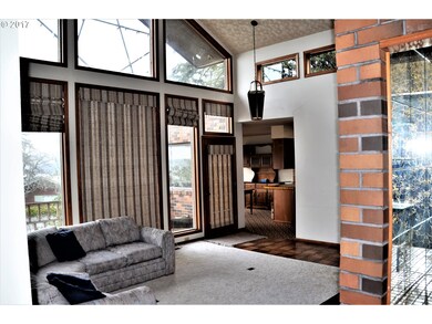 200 W Scenic Dr, the Dalles, OR 97058 - photo 7