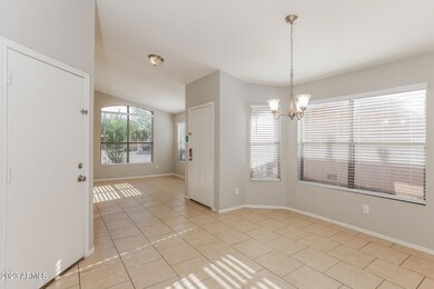 004-photo-dining-room-11283061