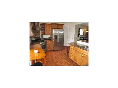 885 Valleyview Dr, Marion, IA 52302 - photo 4