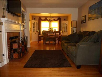 Living Room Beautiful hardwood and built-ins in di