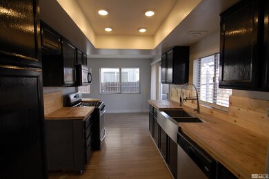 1370 Burnside Ct, Sparks, NV 89434 - photo 5