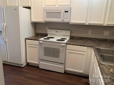 2726 Avalon Loop Rd, Charlotte, NC 28269 - photo 5