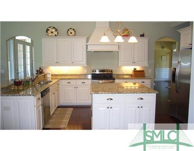 Kitchen. Beautiful custom kitchen with crisp cabin