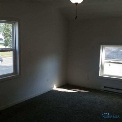 UPSTAIRS BEDROOM