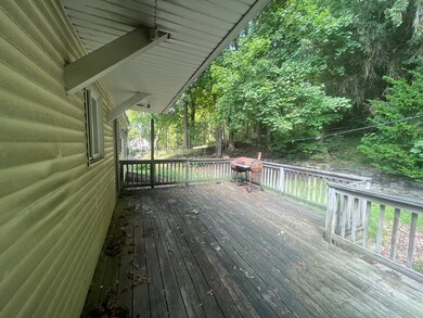 30 Beechmont St, Worcester, MA 01609 - photo 5