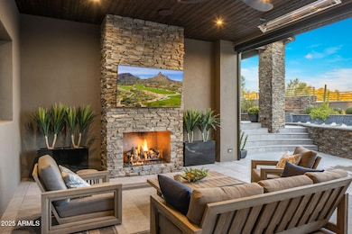 0c - Outdoor Family Room Looking Out