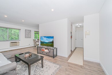 1300 Rockland Ave unit 2C, Staten Island, NY 10314 - photo 3