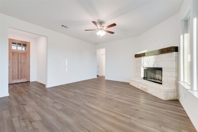 1232 Comal Ln, Springtown, TX 76082 - photo 7