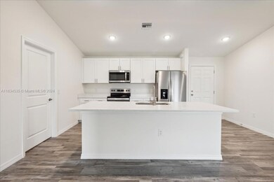 3010 NE 4th Place, Cape Coral, FL 33909 - photo 5