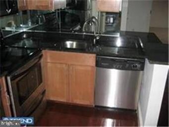 Bridge Five Condominiums unit 409, Philadelphia, PA 19127 - photo 2