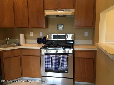 48 Players Cir, Tinton Falls, NJ 07724 - photo 5