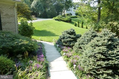 613 Okemo Dr, Sykesville, MD 21784 - photo 3