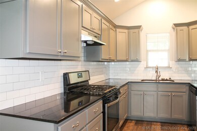 582 E 139th St, Glenpool, OK 74033 - photo 5