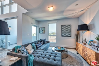 1168 S Barrington Ave unit 603, Los Angeles, CA 90049 - photo 5