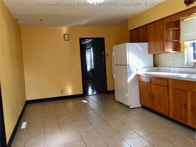 533 18th St, Dunbar, WV 25064 - photo 4