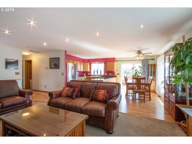 663 Brentwood Dr E, the Dalles, OR 97058 - photo 4