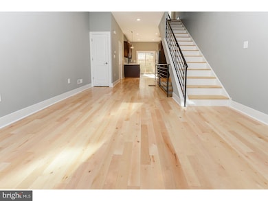 2054 Fernon St, Philadelphia, PA 19145 - photo 5