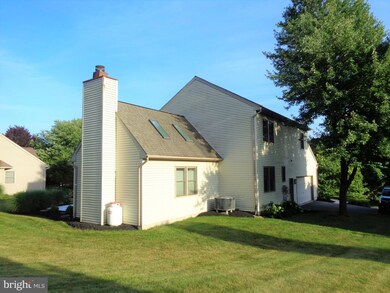 1004 Fieldstone Ct, Lancaster, PA 17603 - photo 5