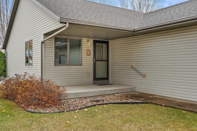 1522 Franklin St, Onalaska, WI 54650 - photo 2