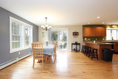 Eat in kitchen
