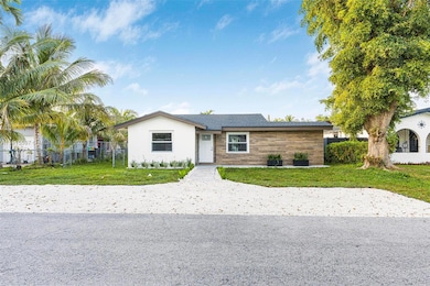 216 NE 160th St, Miami, FL 33162 - photo 2