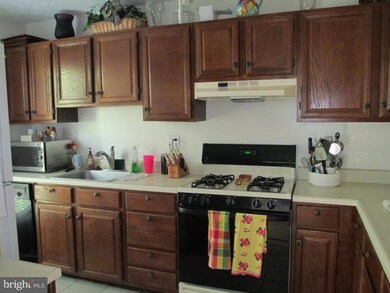 11978 Cardamom Dr unit 11978, Woodbridge, VA 22192 - photo 2