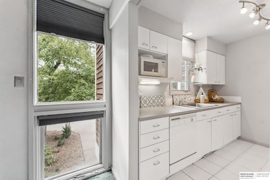 1623 N 109th Plaza, Omaha, NE 68154 - photo 2