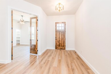 1042 Meadow Wood Terrace, Azle, TX 76020 - photo 4