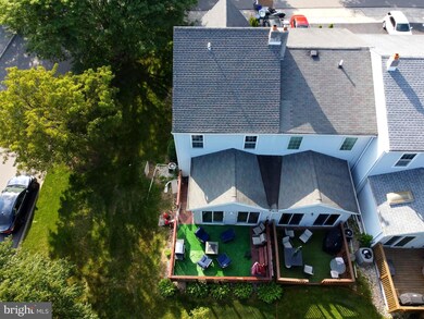 602 Greentree Ln, Norristown, PA 19403 - photo 4